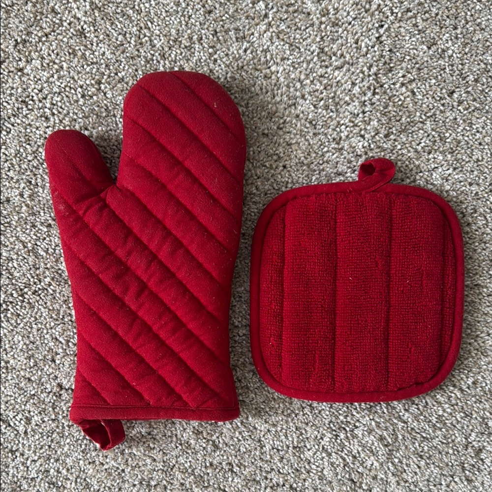 Oven Mitt and Pot Holder